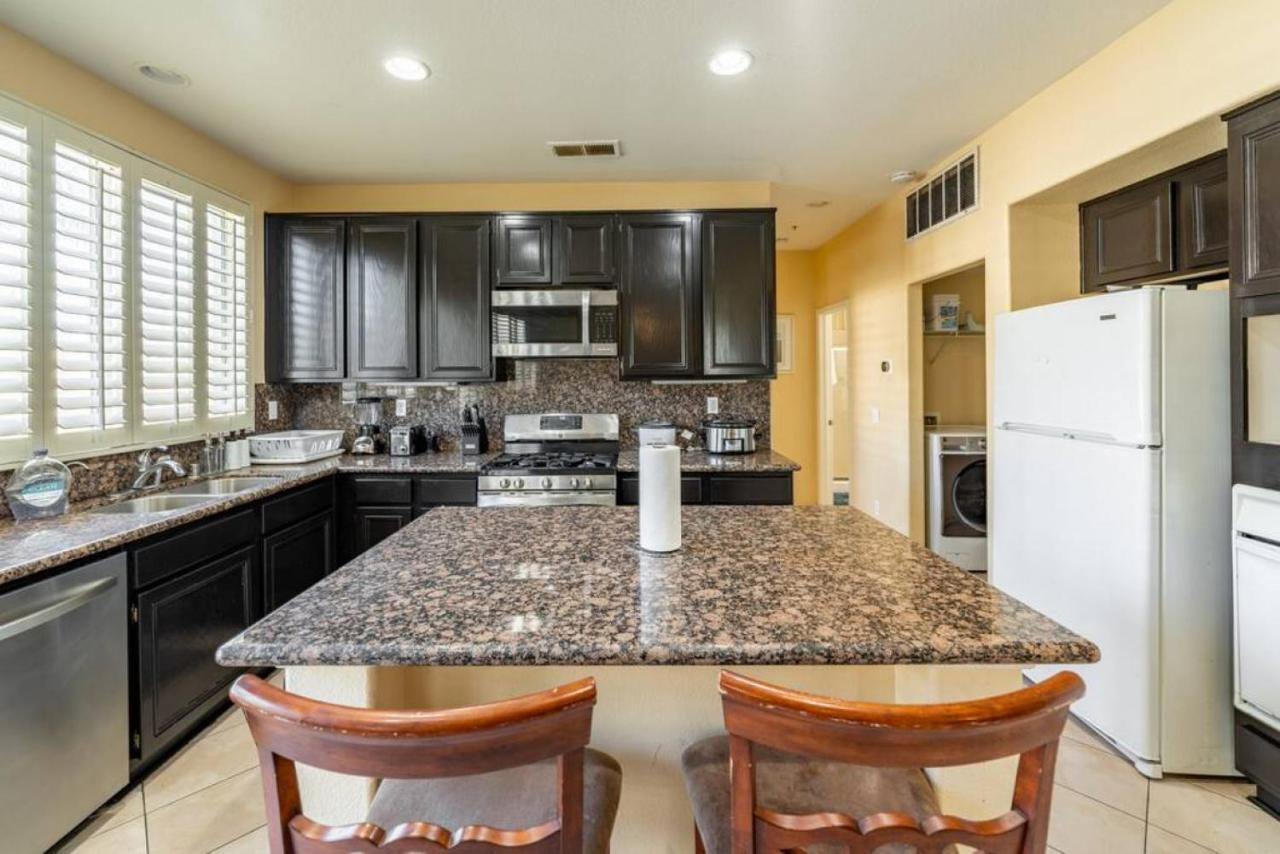Family-Friendly 4Br Home - Spacious - Great Location Fontana Exterior photo